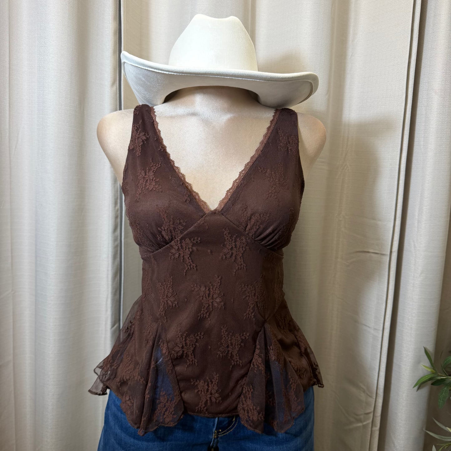 Sleeveless Floral lace Detail Top-Brown