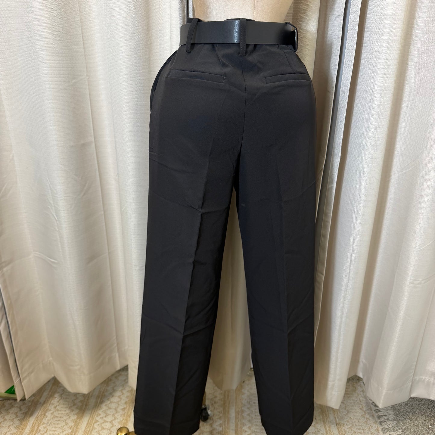 High waisted Pleated Wide leg Trousers-Black