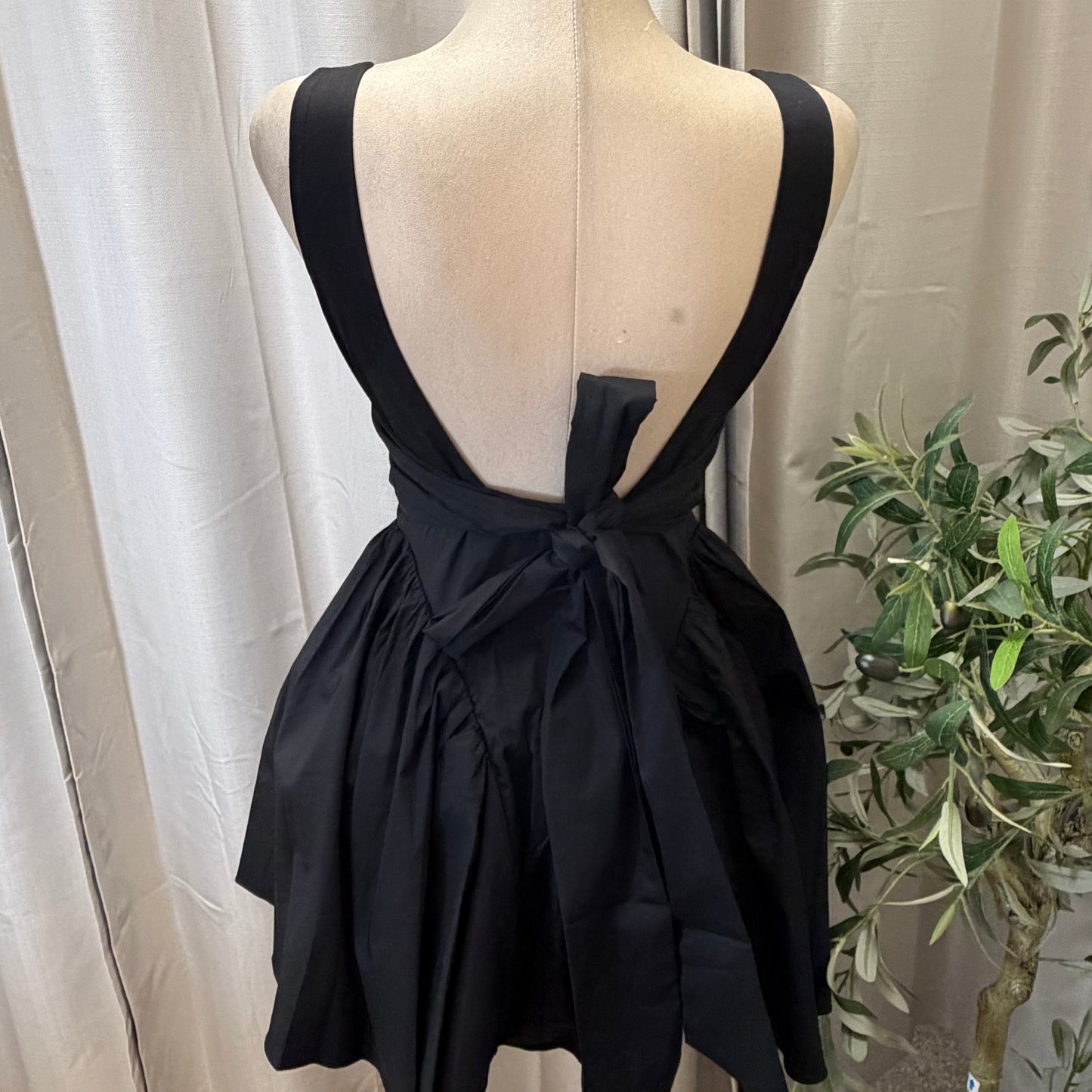 Poplin Back Ribbon Mini Dress-Black