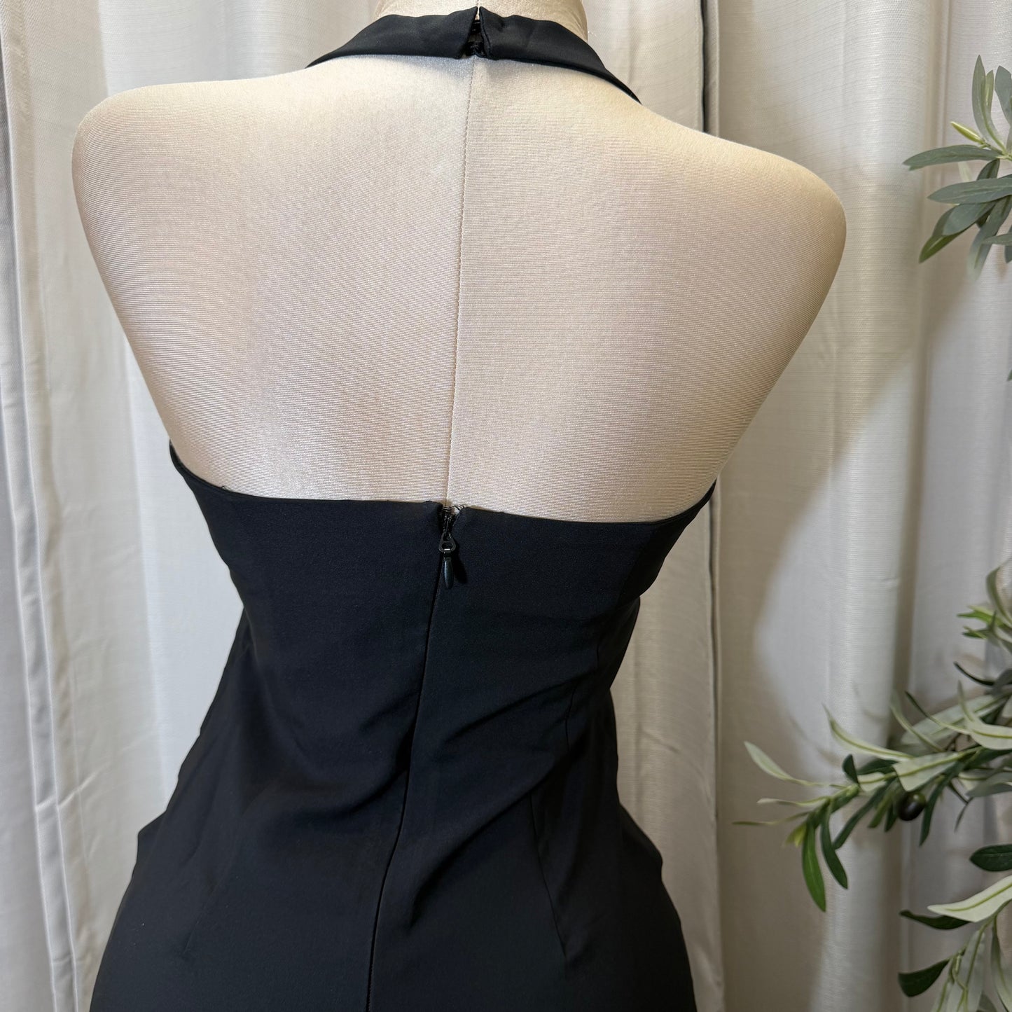 Halter Neck Structured Back Slit Maxi Dress-Black