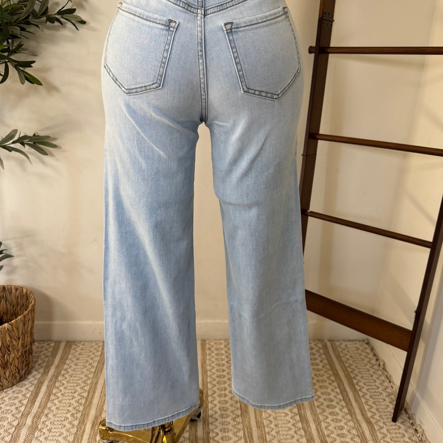 V2647L Ripped Jeans-LT Blue