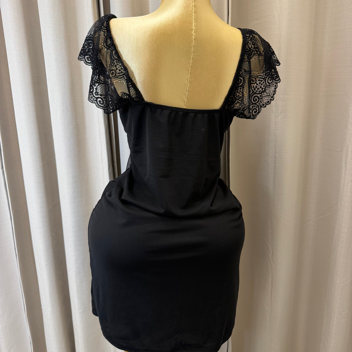 PL-Short Sleeve Lace Mini Dress-Black