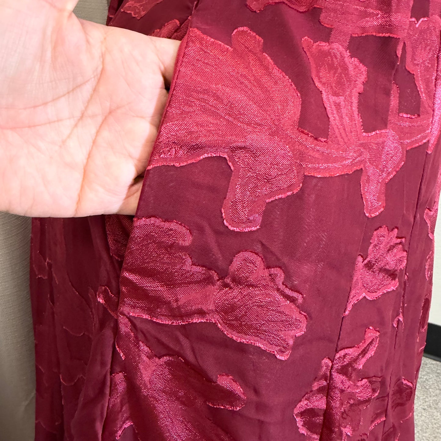 PL- Mia Floral Jacquard Fit And Midi Dress with pockets -Burgundy