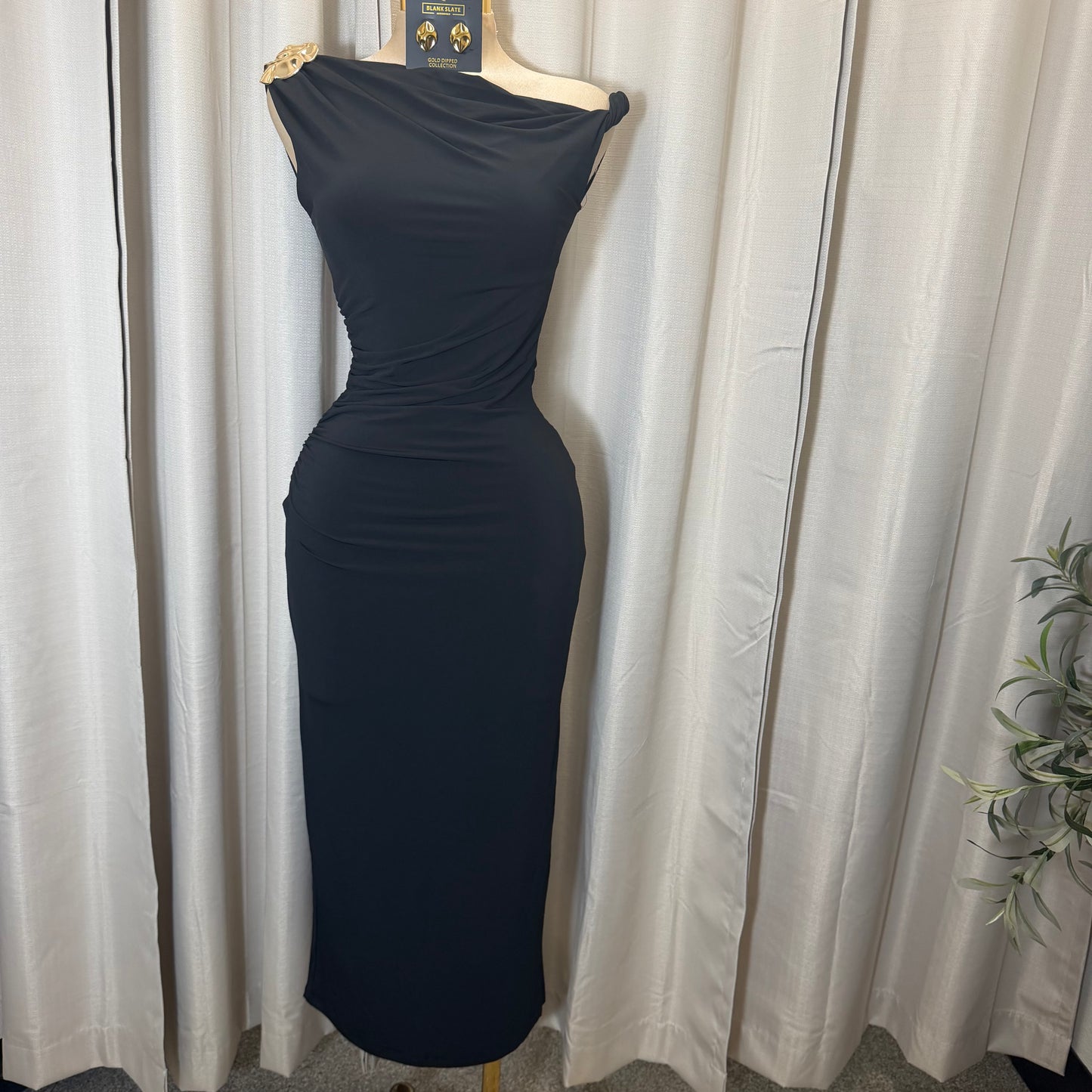 Asymmetric shoulder Gold Detail-Black