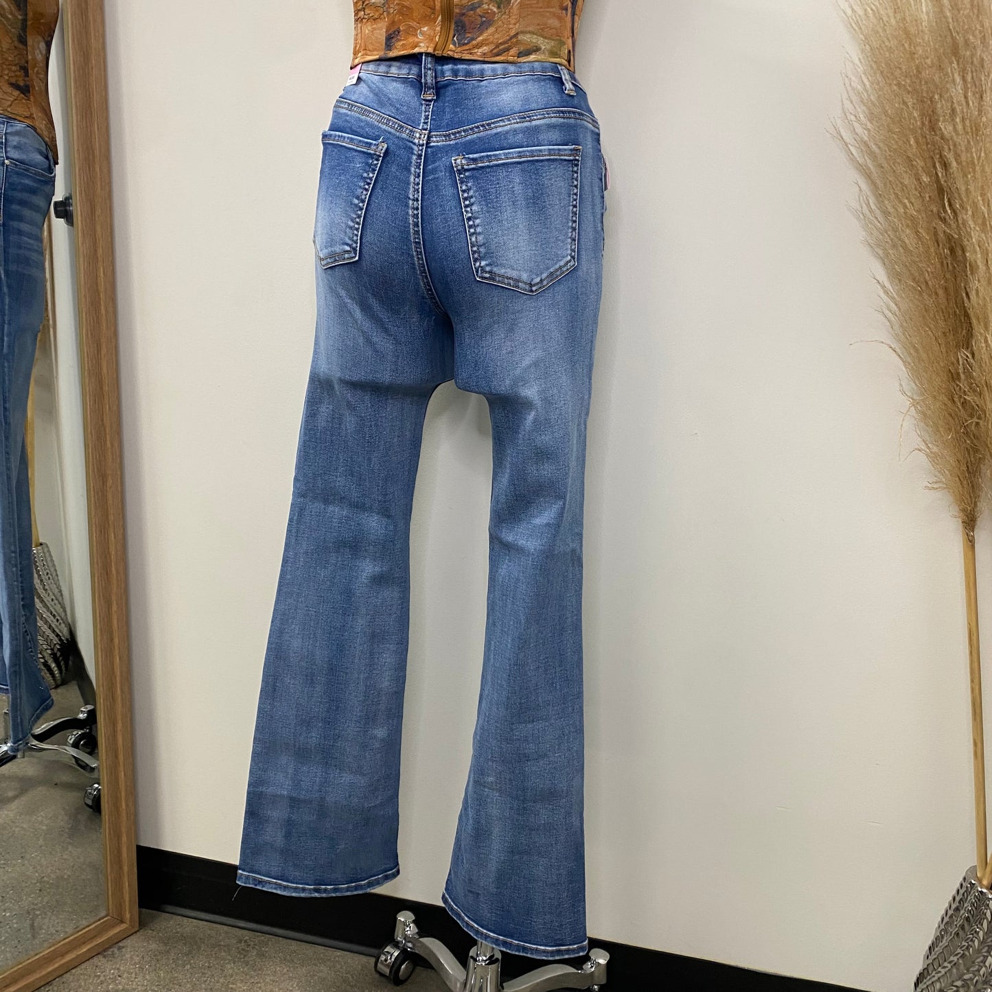 Style: 90354 Boot Cut with Potassium Wash