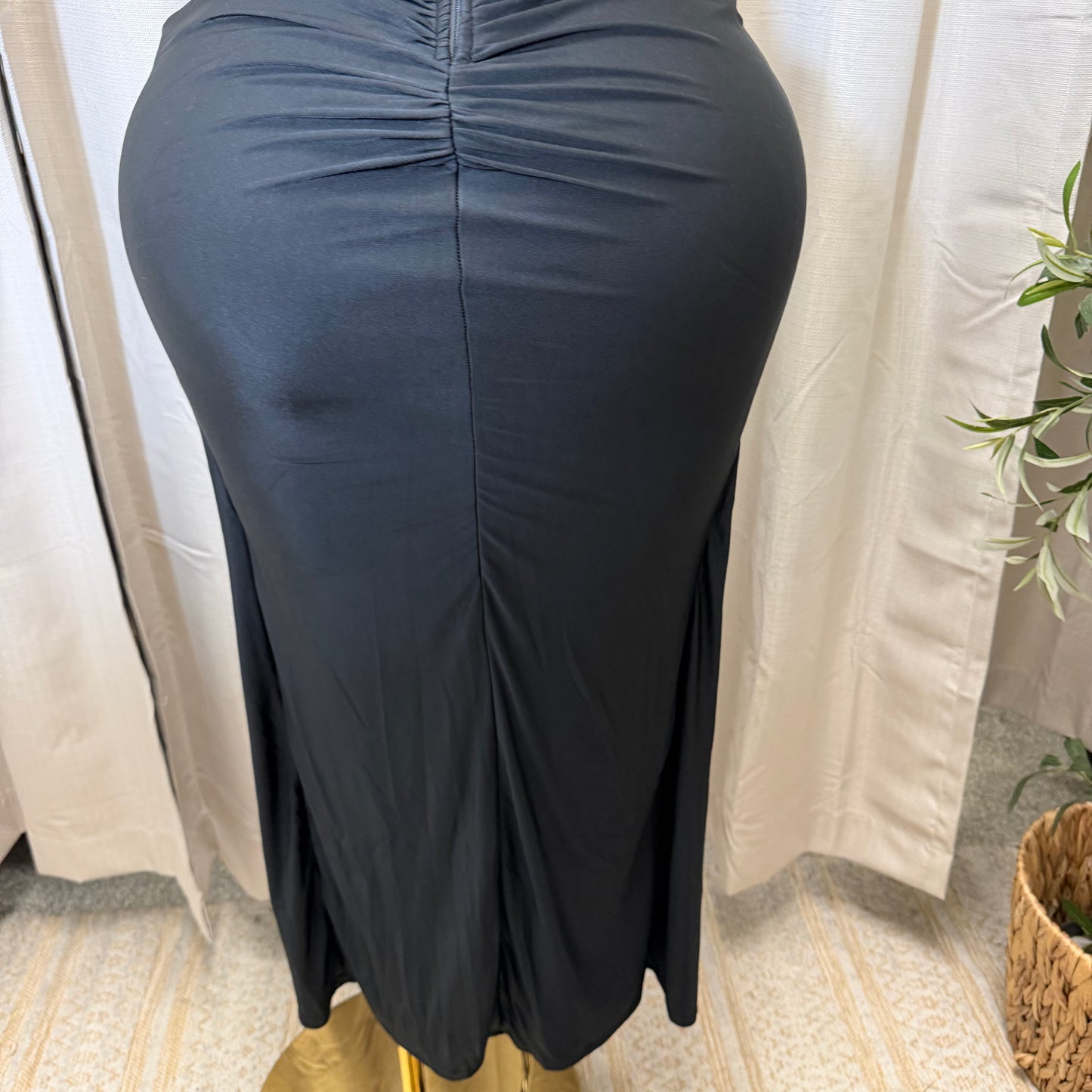 STRAPELESS TWIST FRONT MIDI DRESS-Black