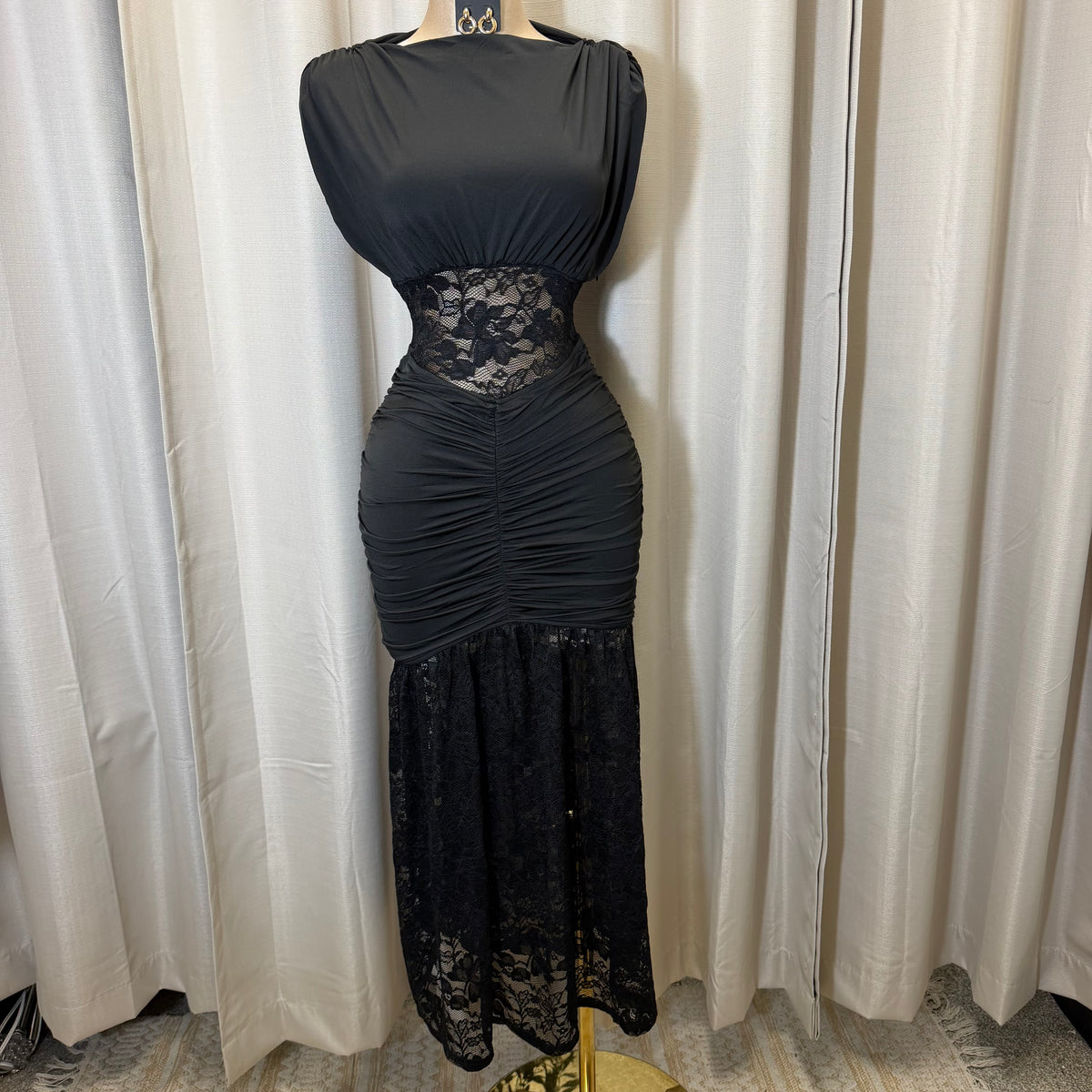 Short sleeve Lace Maxi Dress-Black