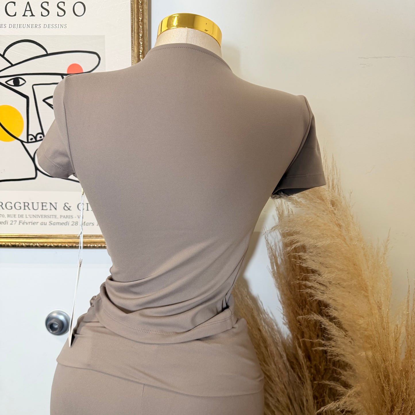 Fitted Short-Sleeve Active Top-Brown