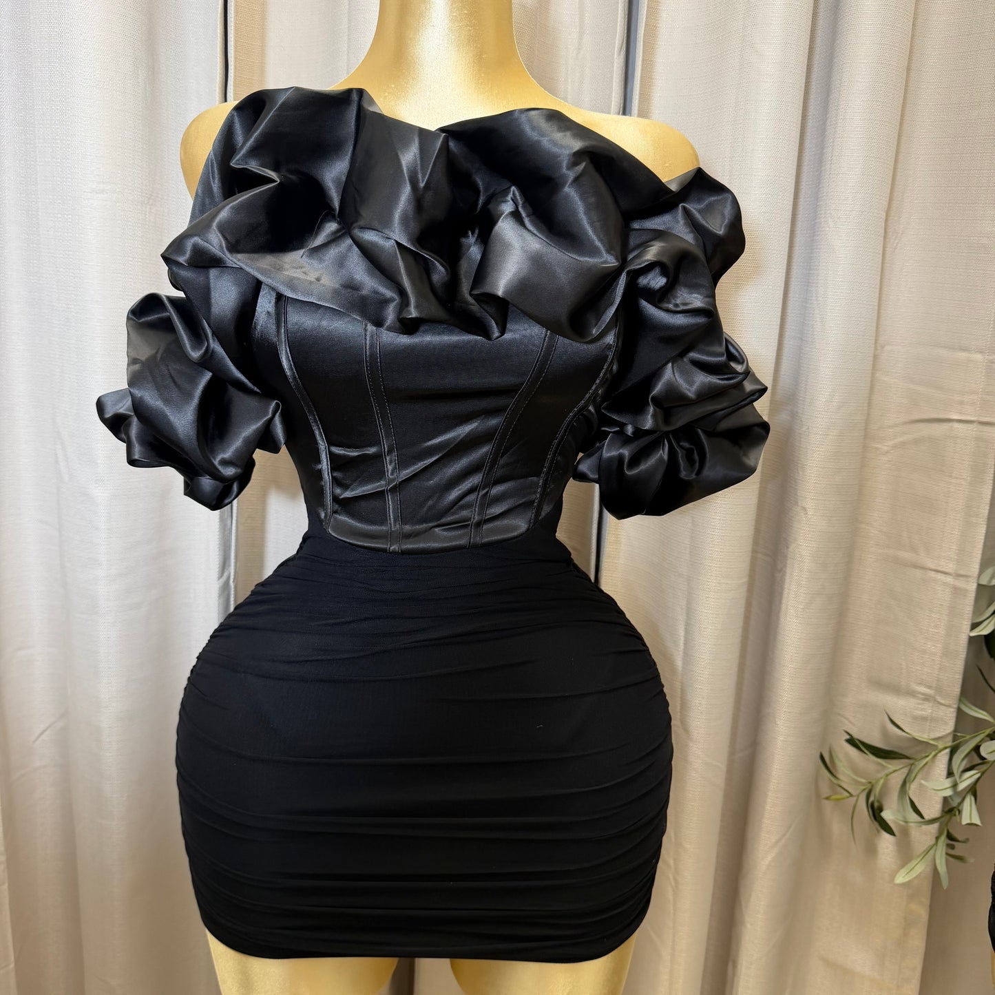 OFF-SHOULDER RUFFLED CORSET-STYLE RUCHED MINI DRESS-Black