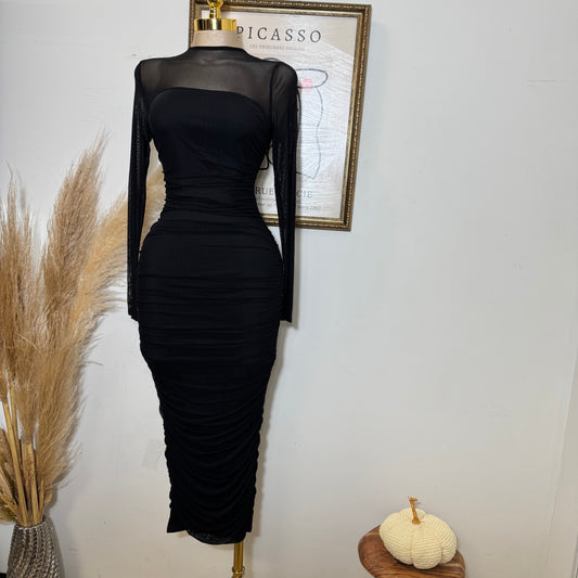 Round Neck Long Sleeve Ruching Midi Dress-Black