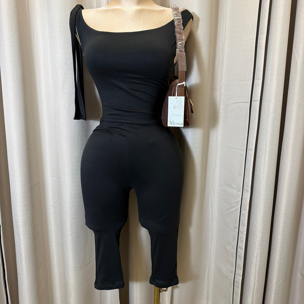 Off shoulder Capri Jumpsuit-Black