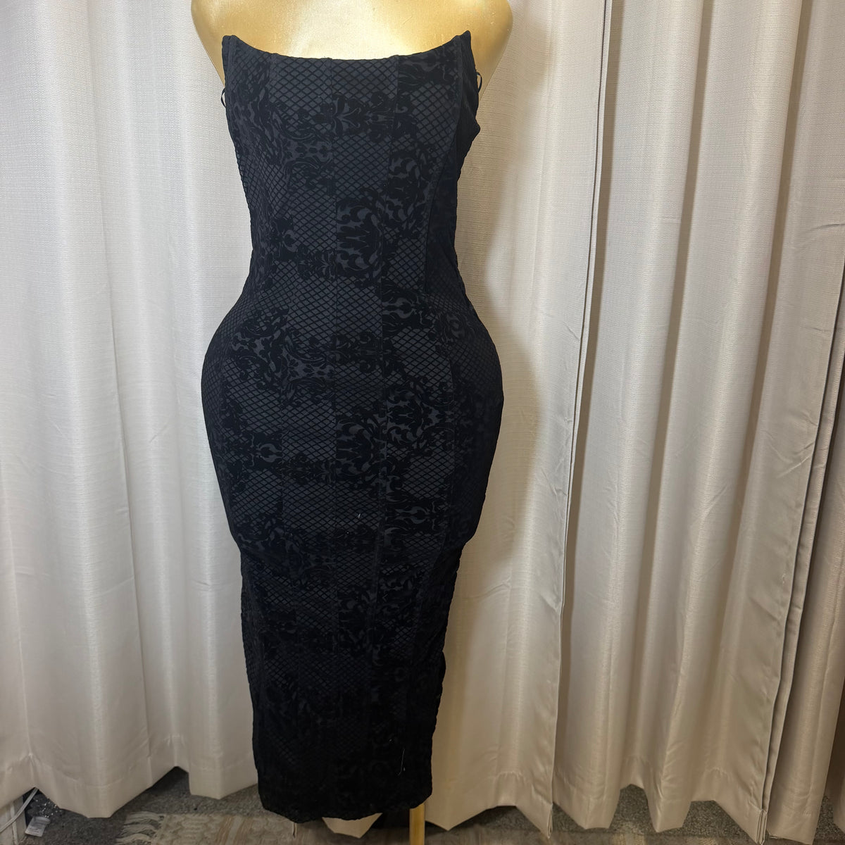 PL-Sleeves Maxi Dress Flocked-Black