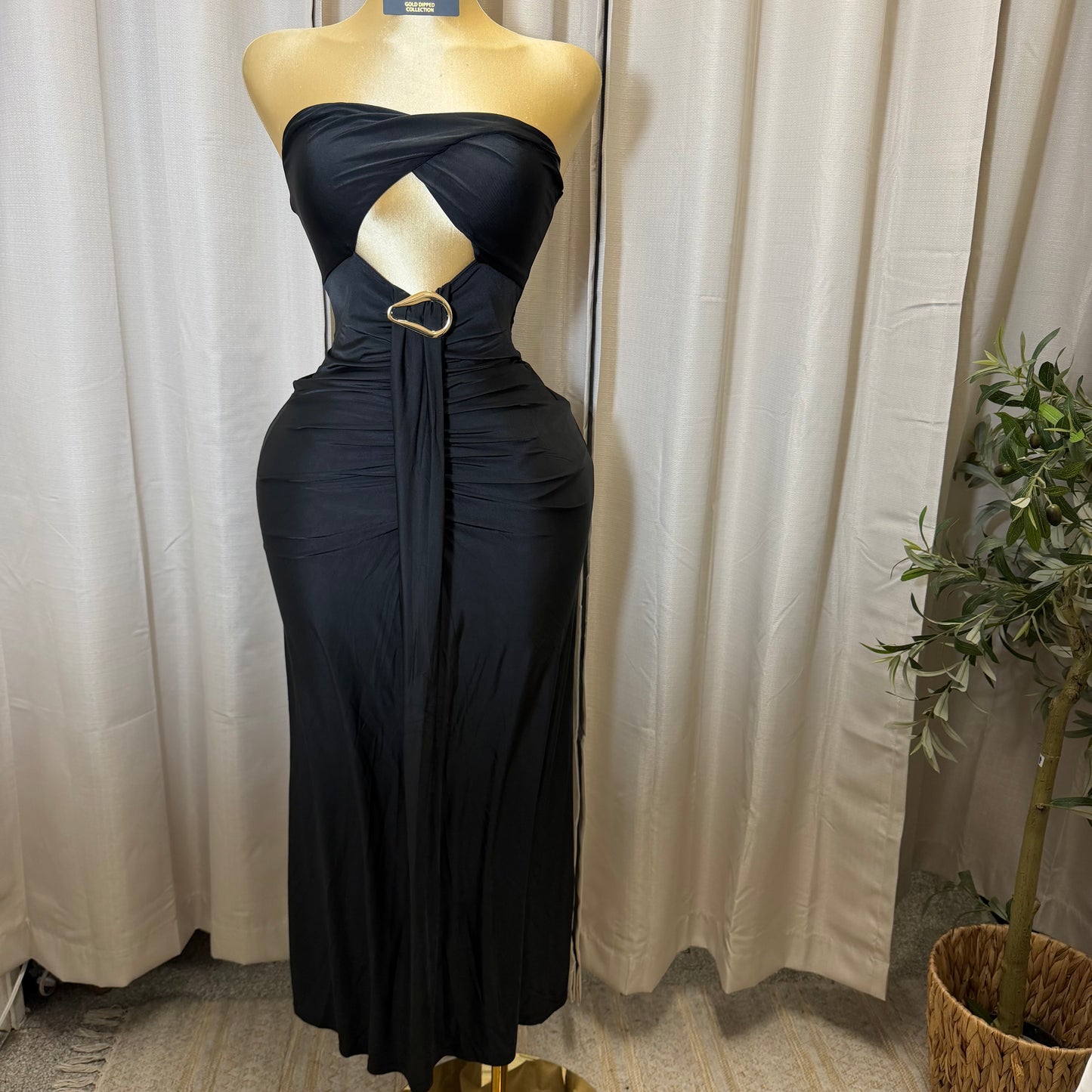 STRAPELESS TWIST FRONT MIDI DRESS-Black