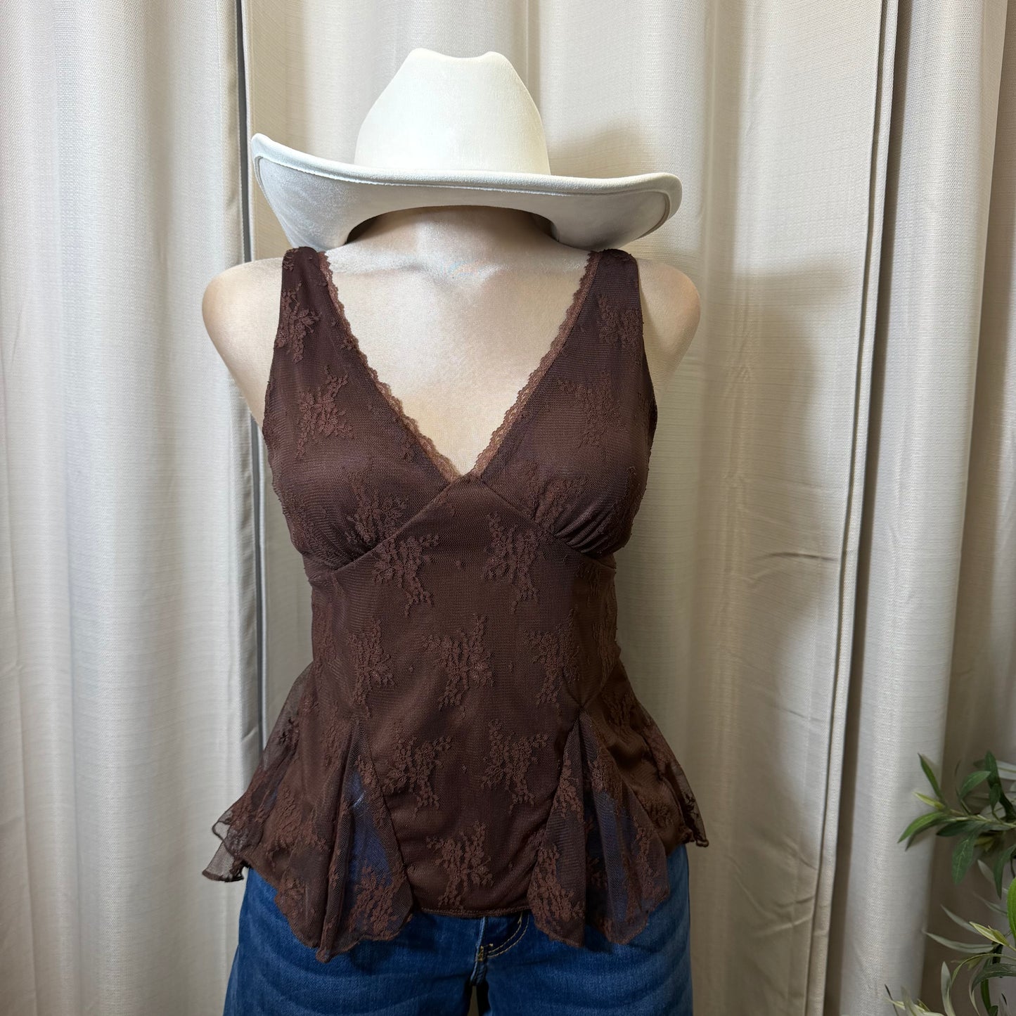 Sleeveless Floral lace Detail Top-Brown