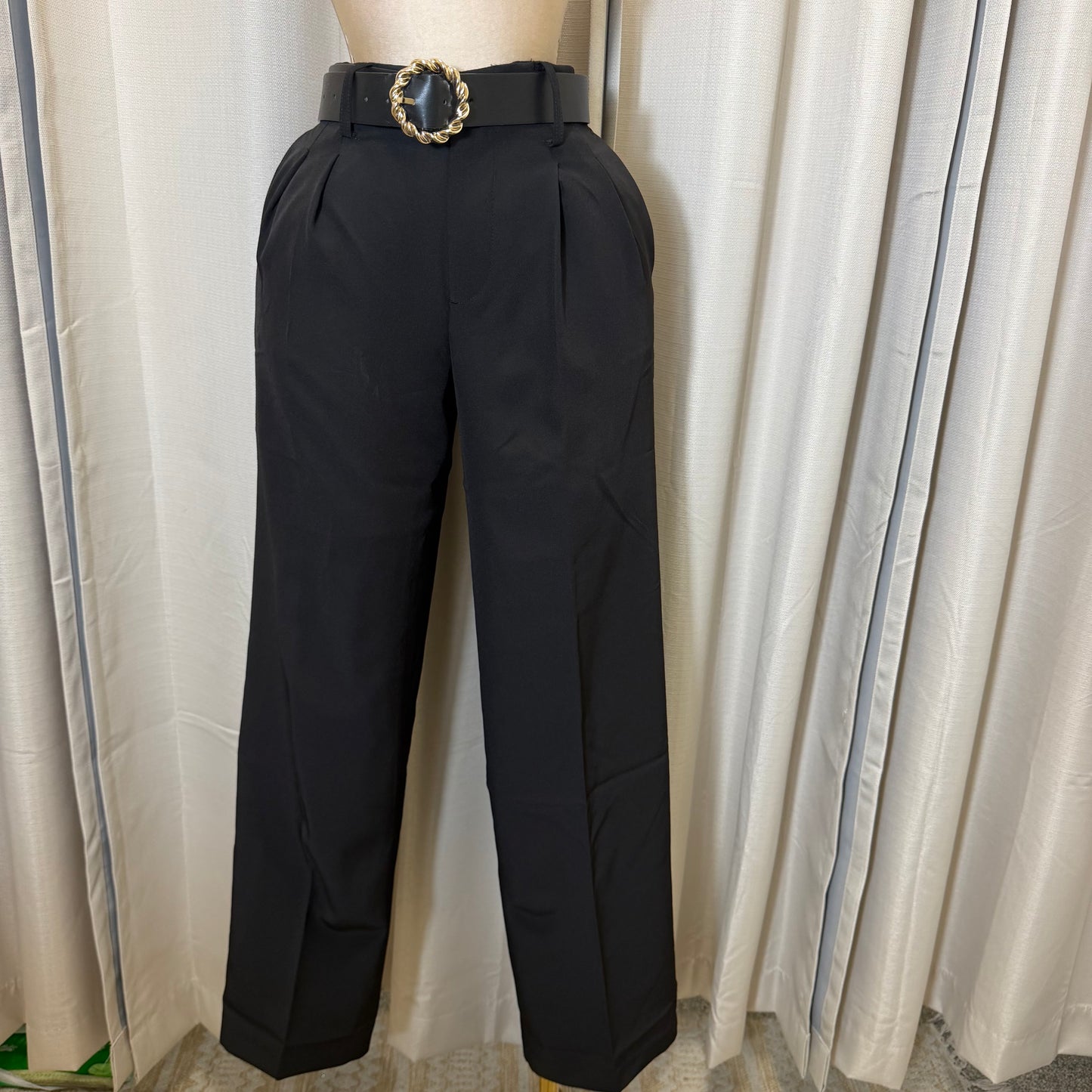 High waisted Pleated Wide leg Trousers-Black