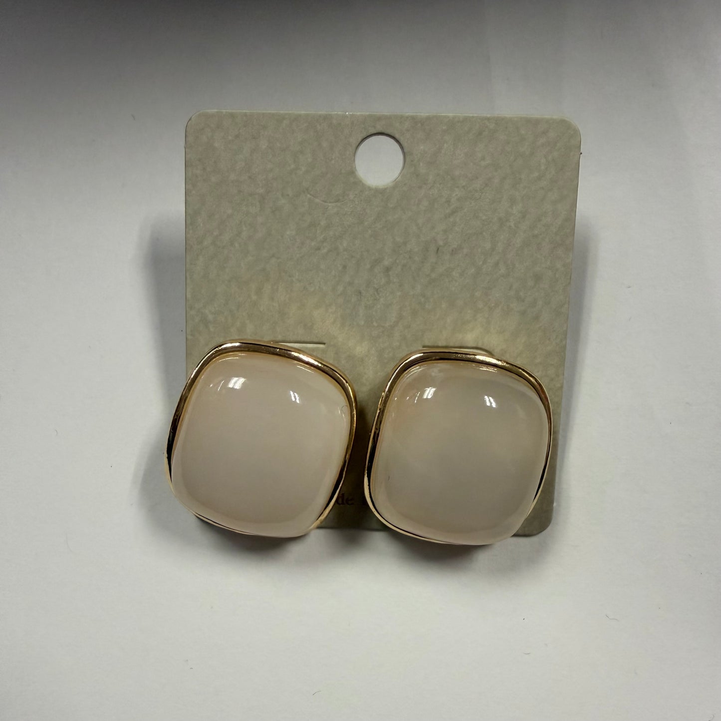 White Pearl With Gold-white