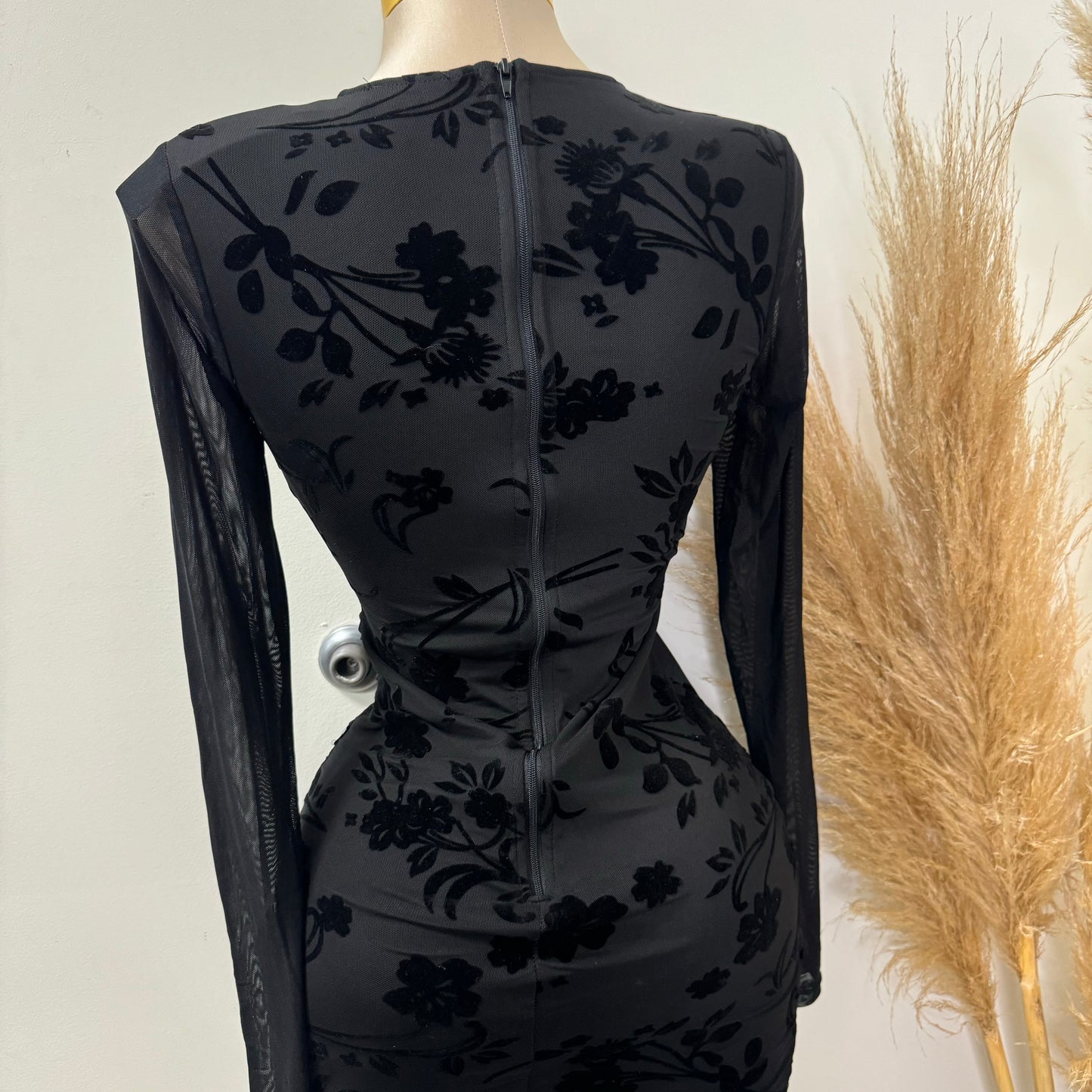 Floral Flocking Round Neck Bodycon Dress-Black