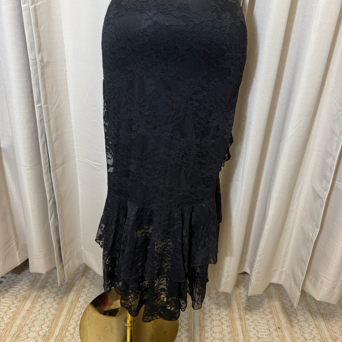 Floral lace Ruffle slit maxi Dress-Black