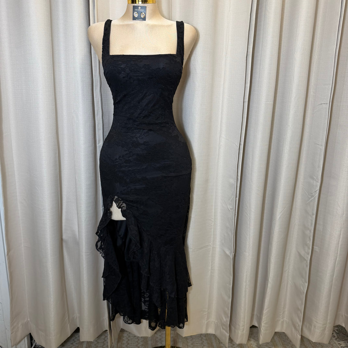 Floral lace Ruffle slit maxi Dress-Black