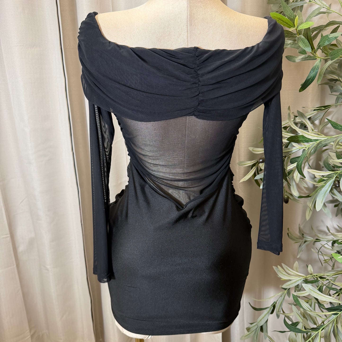 Long sleeve Mesh Dress-black