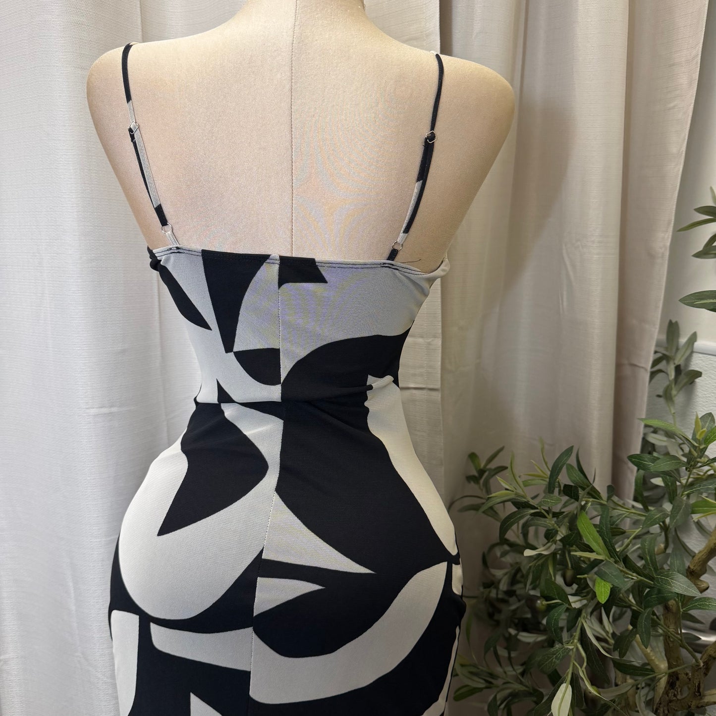 Mismaloya Mesh Dress-White/Black