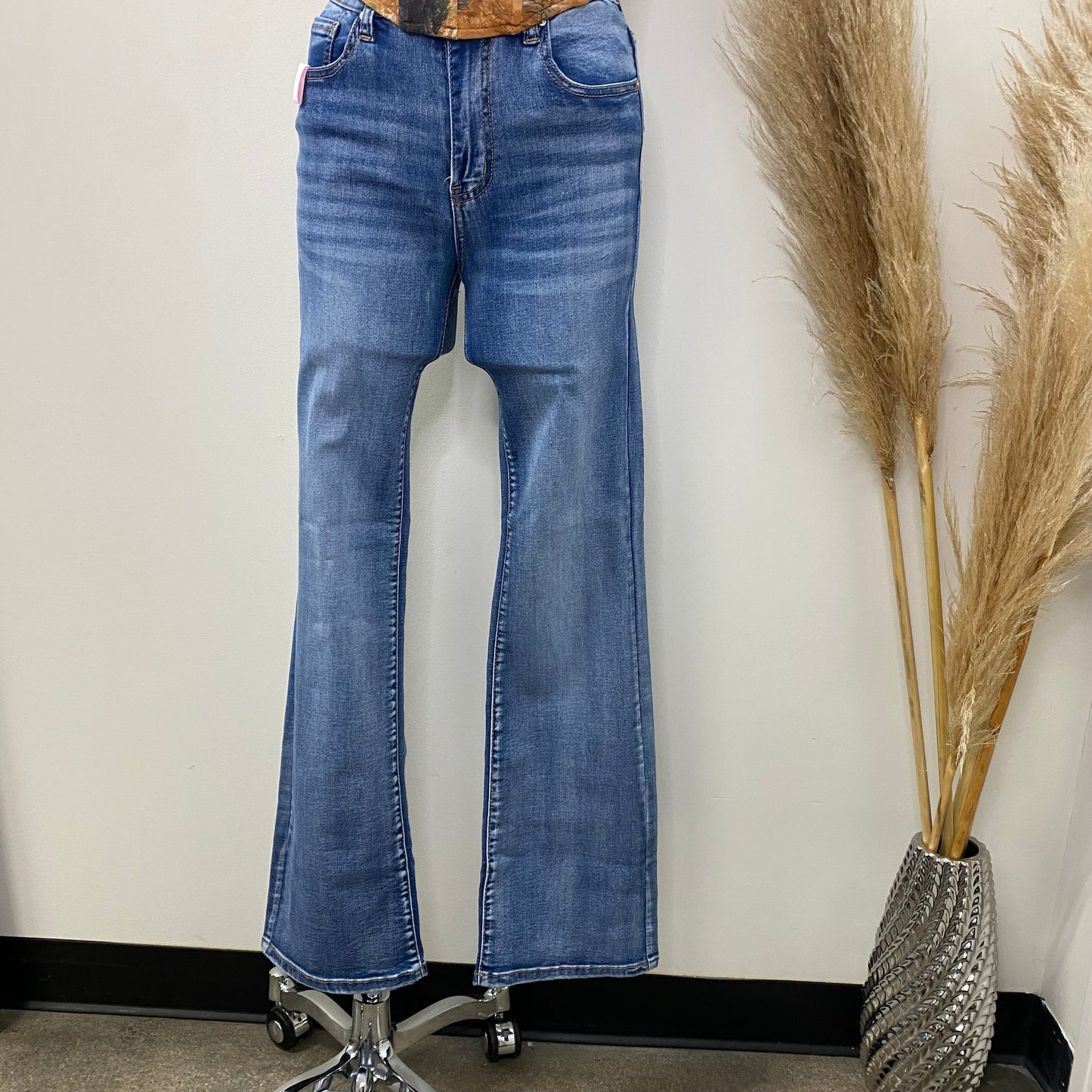 Style: 90354 Boot Cut with Potassium Wash