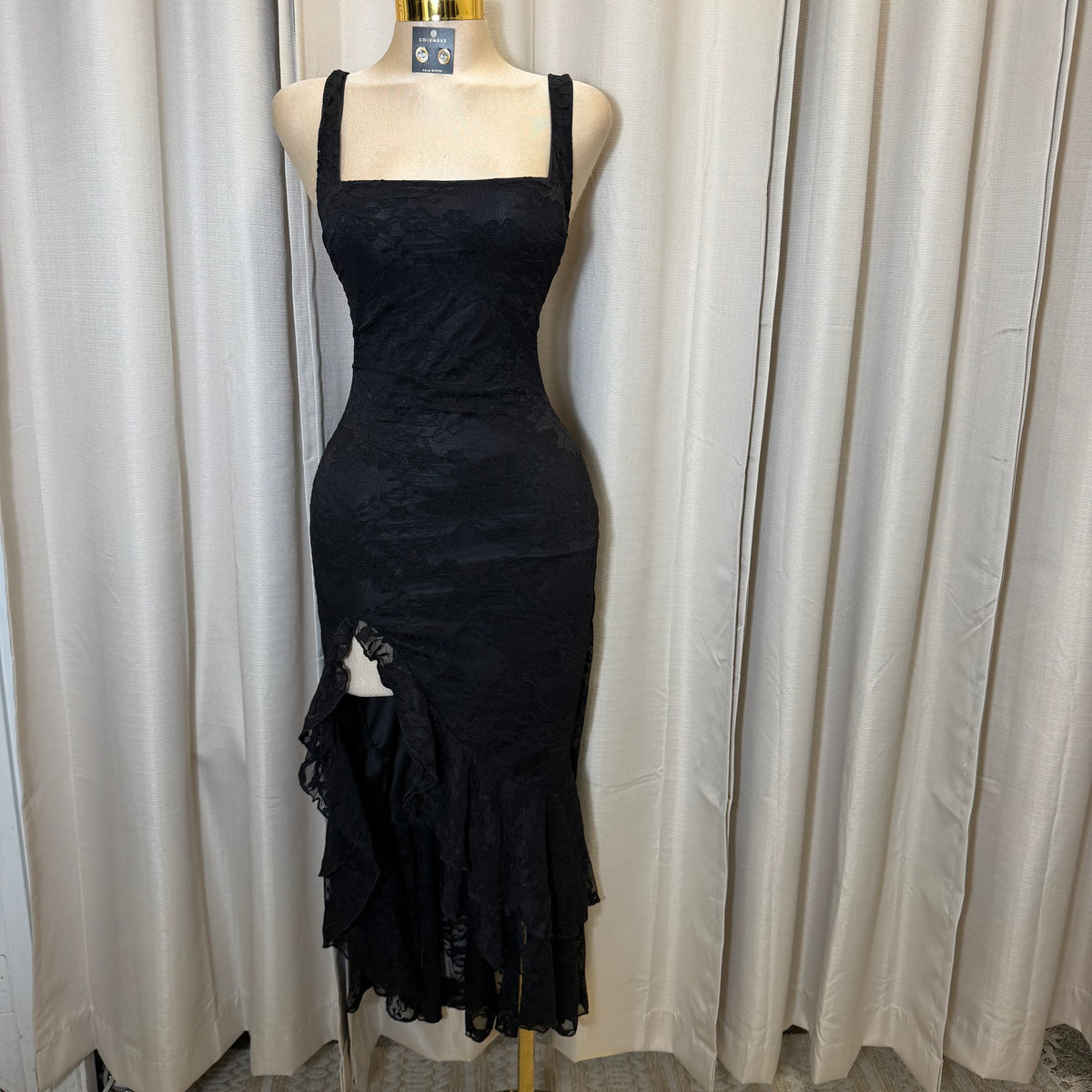 Floral lace Ruffle slit maxi Dress-Black
