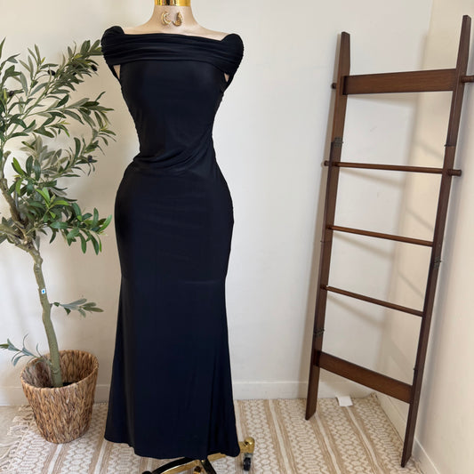 Off shoulder open back mermaid Gown-Black