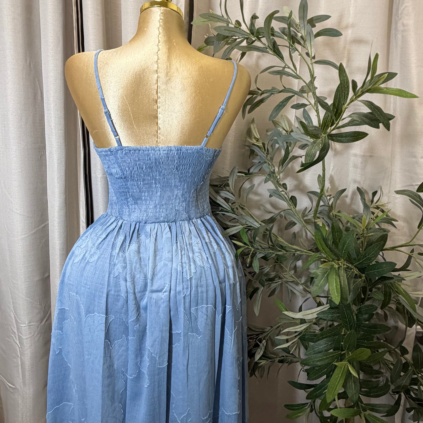 Flower Textured Chambray Midi Dress-Blue