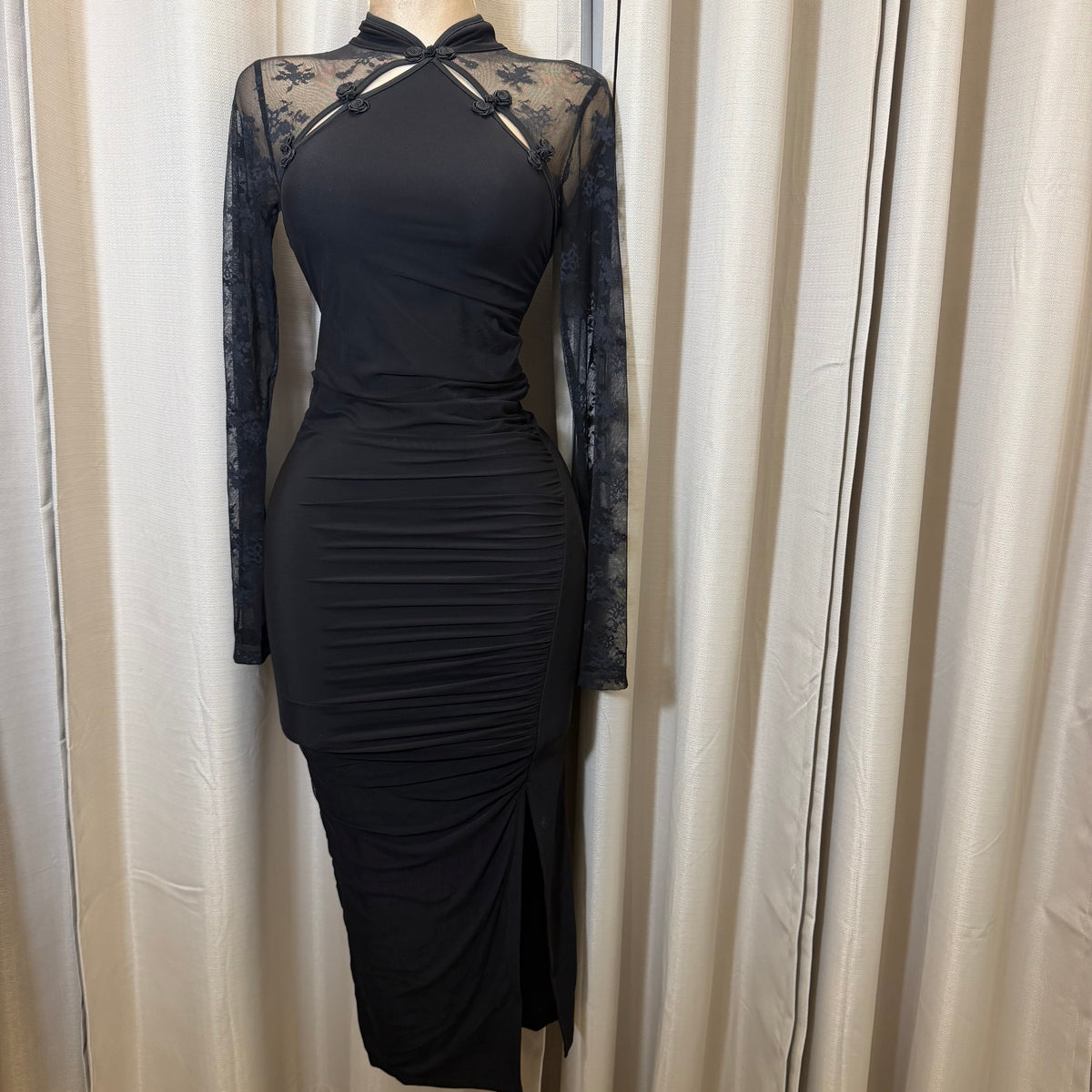 Korean Lace Long Sleeve Midi Dress-Black
