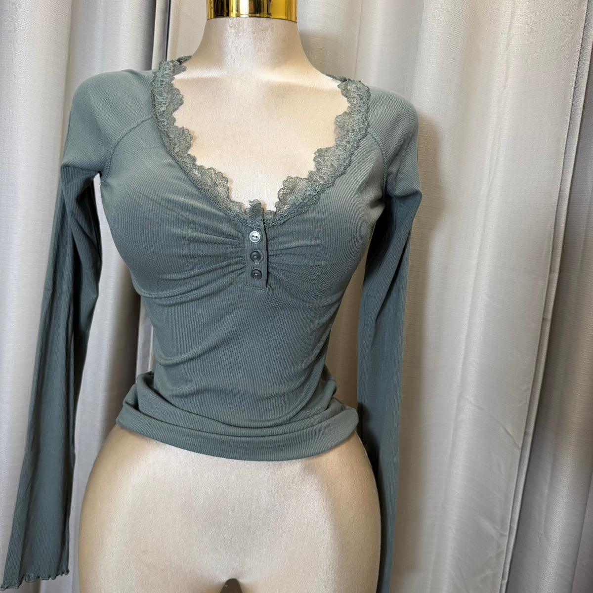 Long sleeve ribbed Lace Detail-Olive