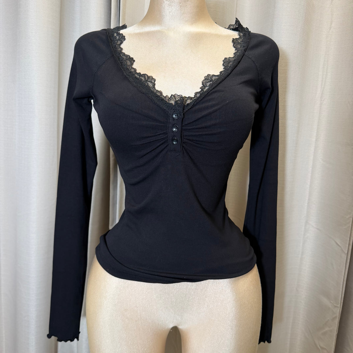 Long sleeve ribbed Lace Detail-Black