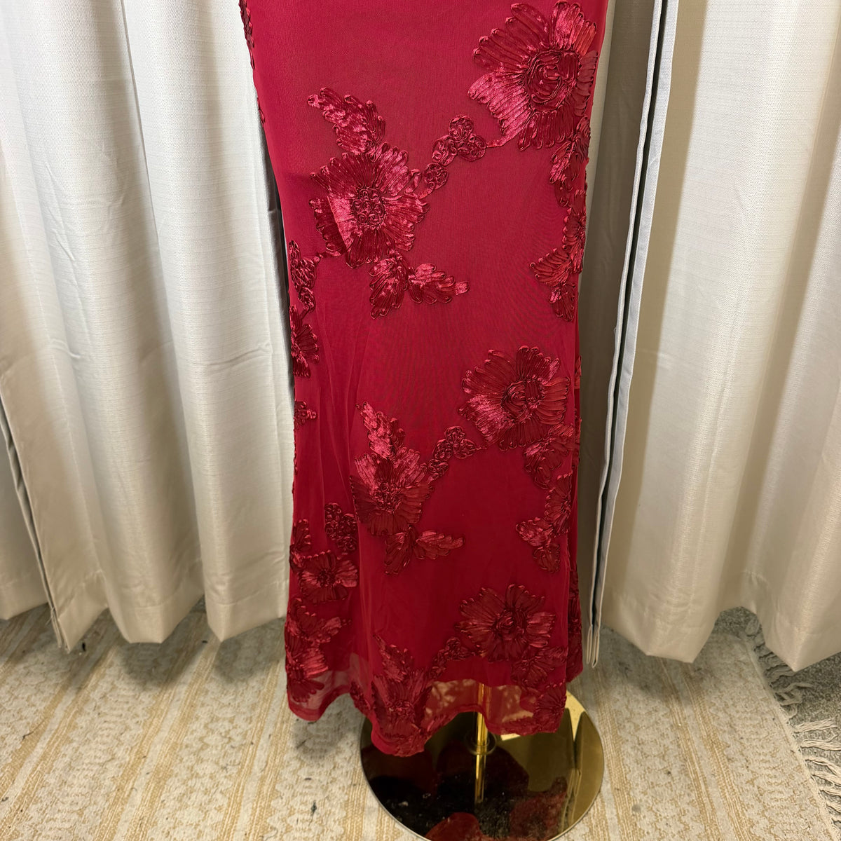 Elegant Floral Appliqué Off shoulder mermaid Maxi Dress-Burgundy
