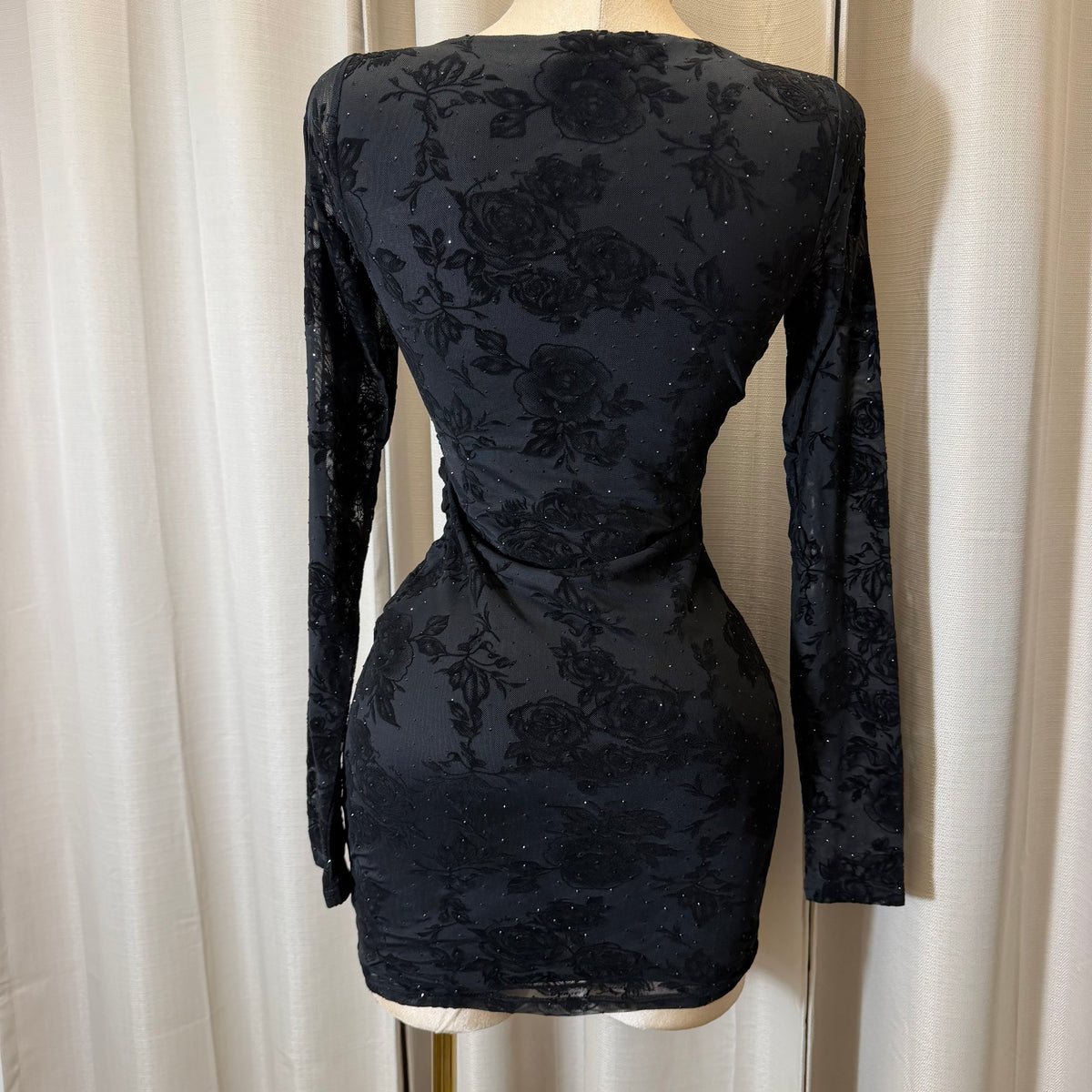 Flocking Mesh Long Sleeve Dress-black