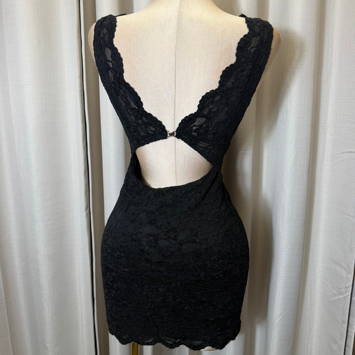 Lace Scallop short Sleeve Bodycon Mini Dress- Black