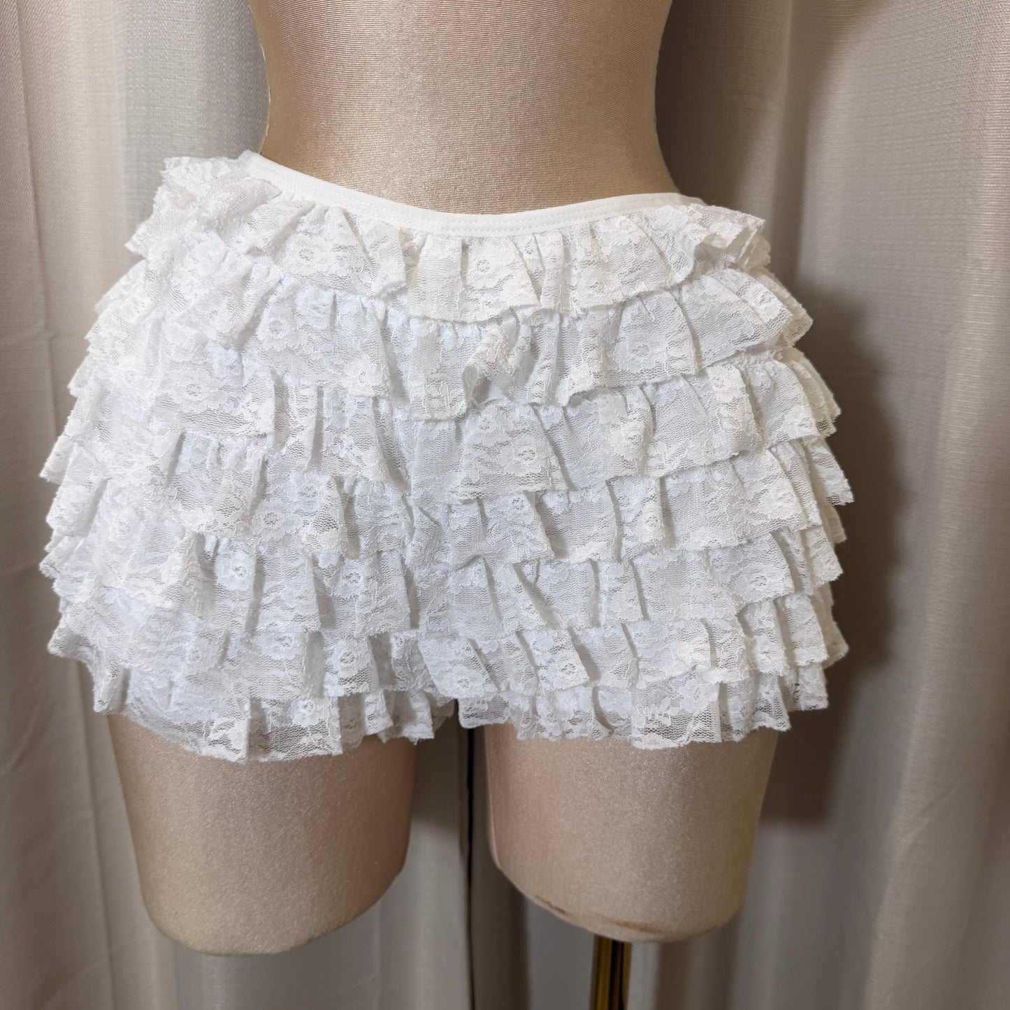 Ruffle Shorts-White