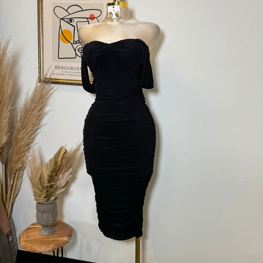 LUXE GLITTER MESH OFF SHOULDER RUCHED MIDI DRESS-Black