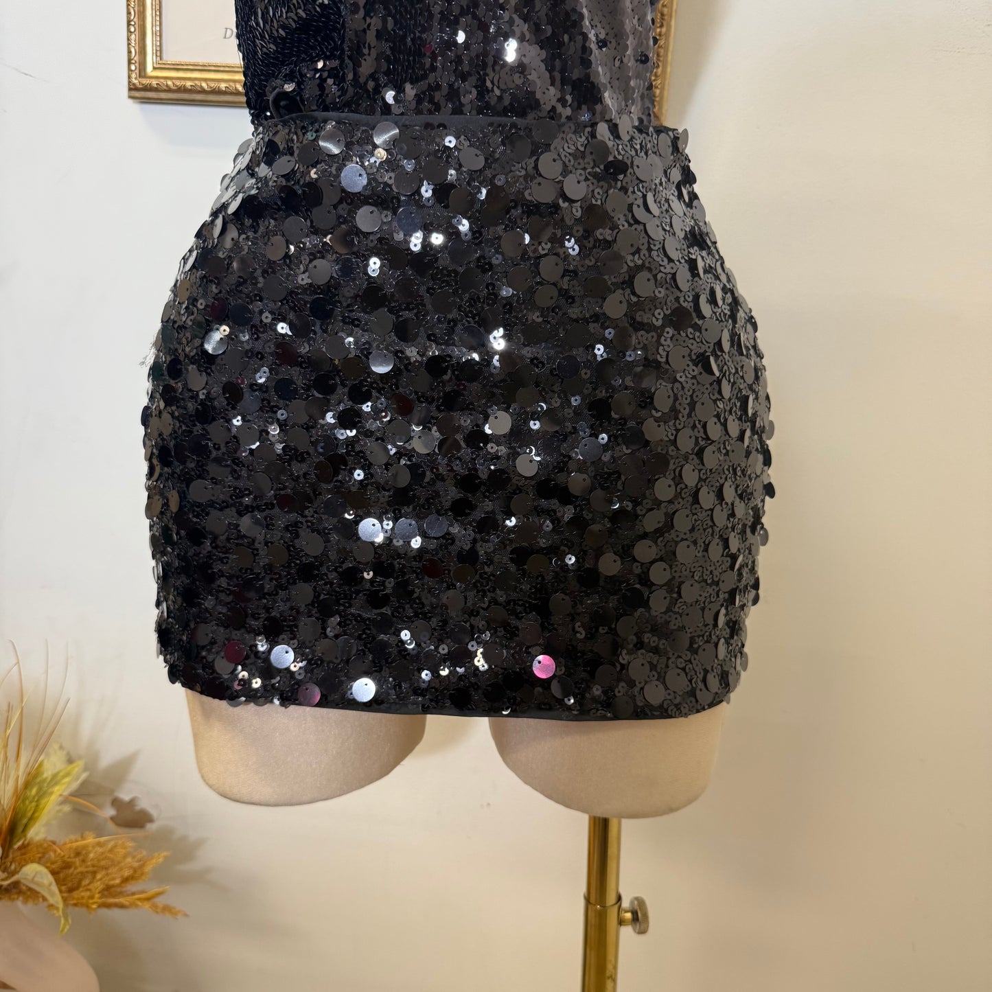 Low Waisted Sequin Micro Mini Skirt-Black