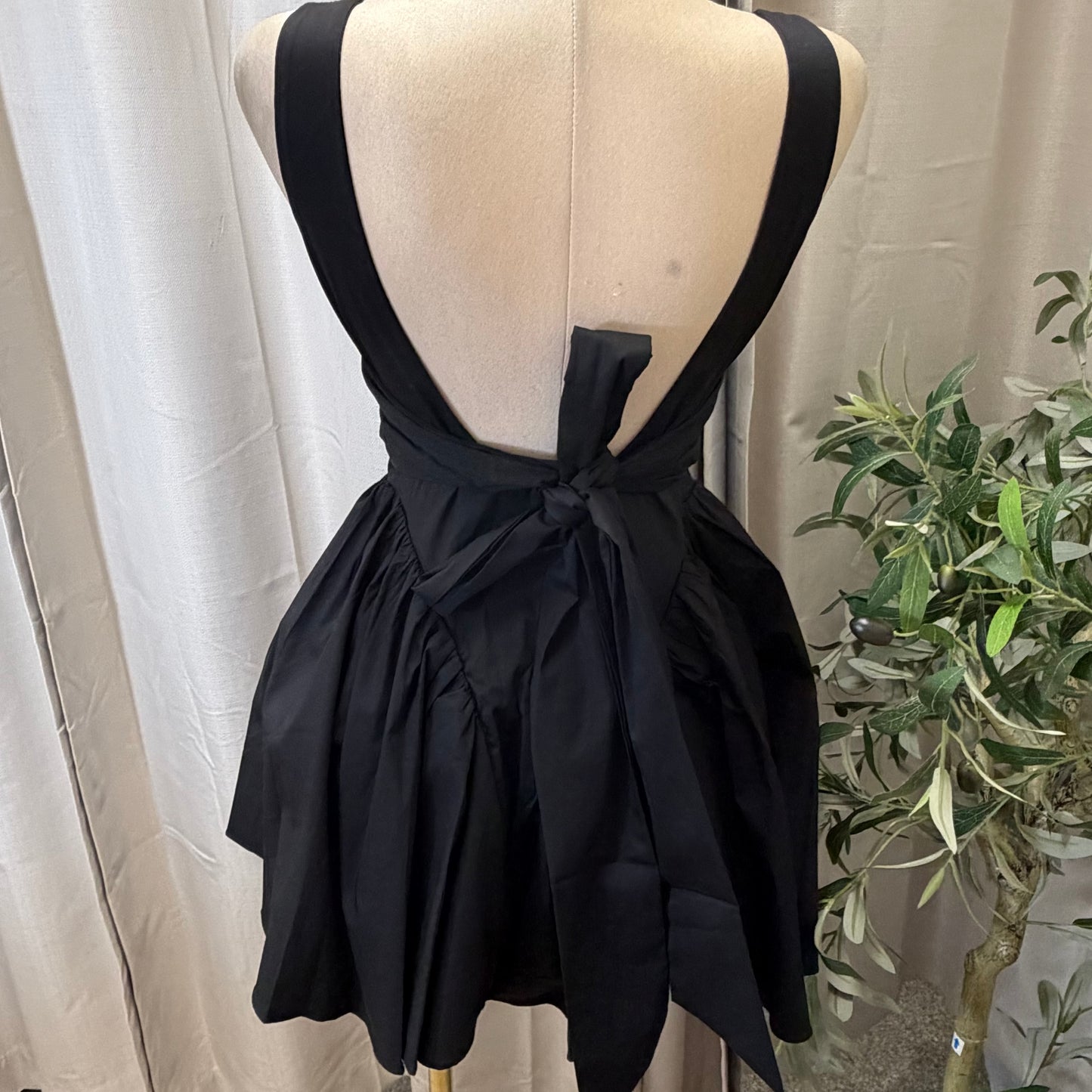 Poplin Back Ribbon Mini Dress-Black