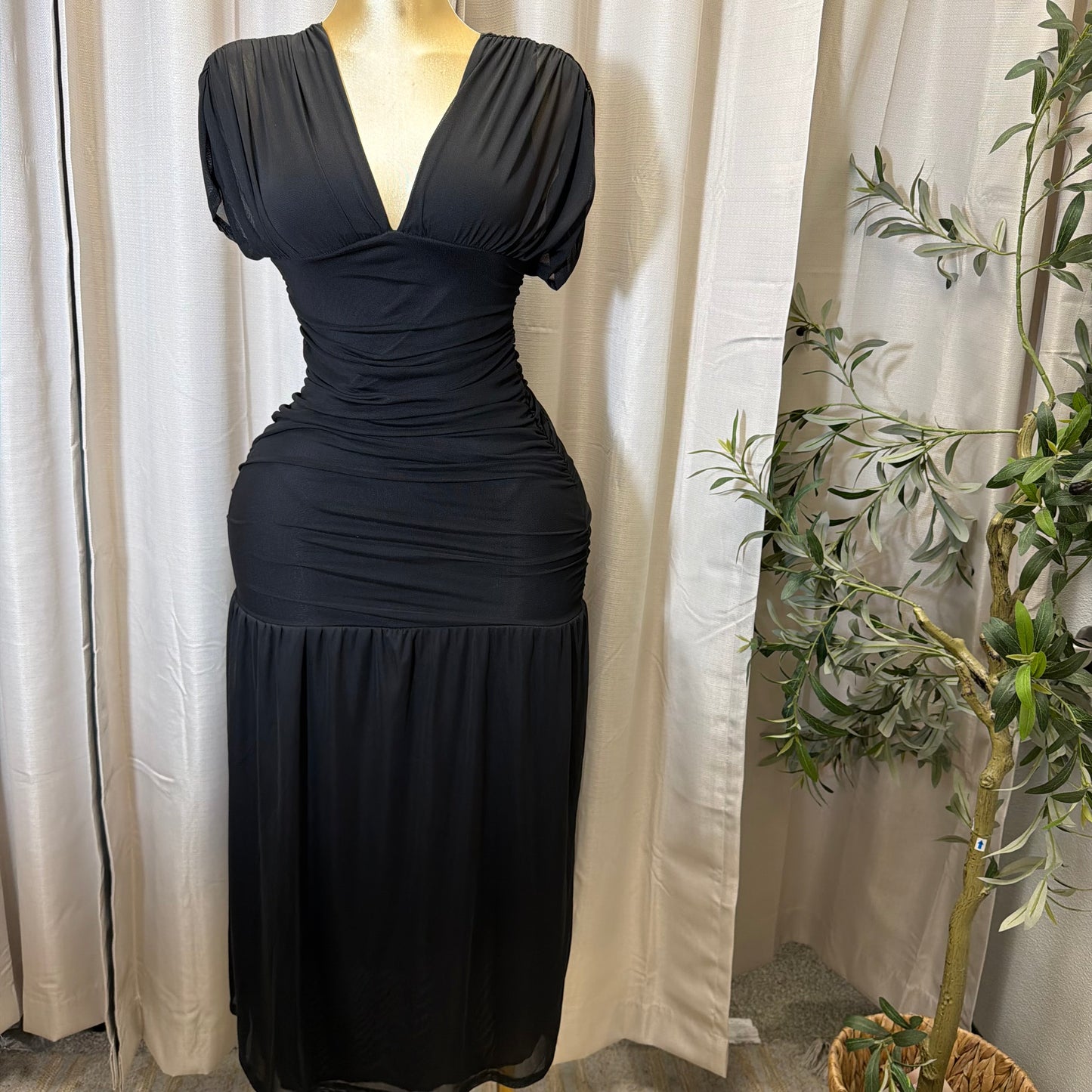 V Neck Mesh Maxi Dress-Black