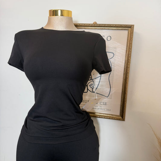 Fitted Short-Sleeve Active Top-Black