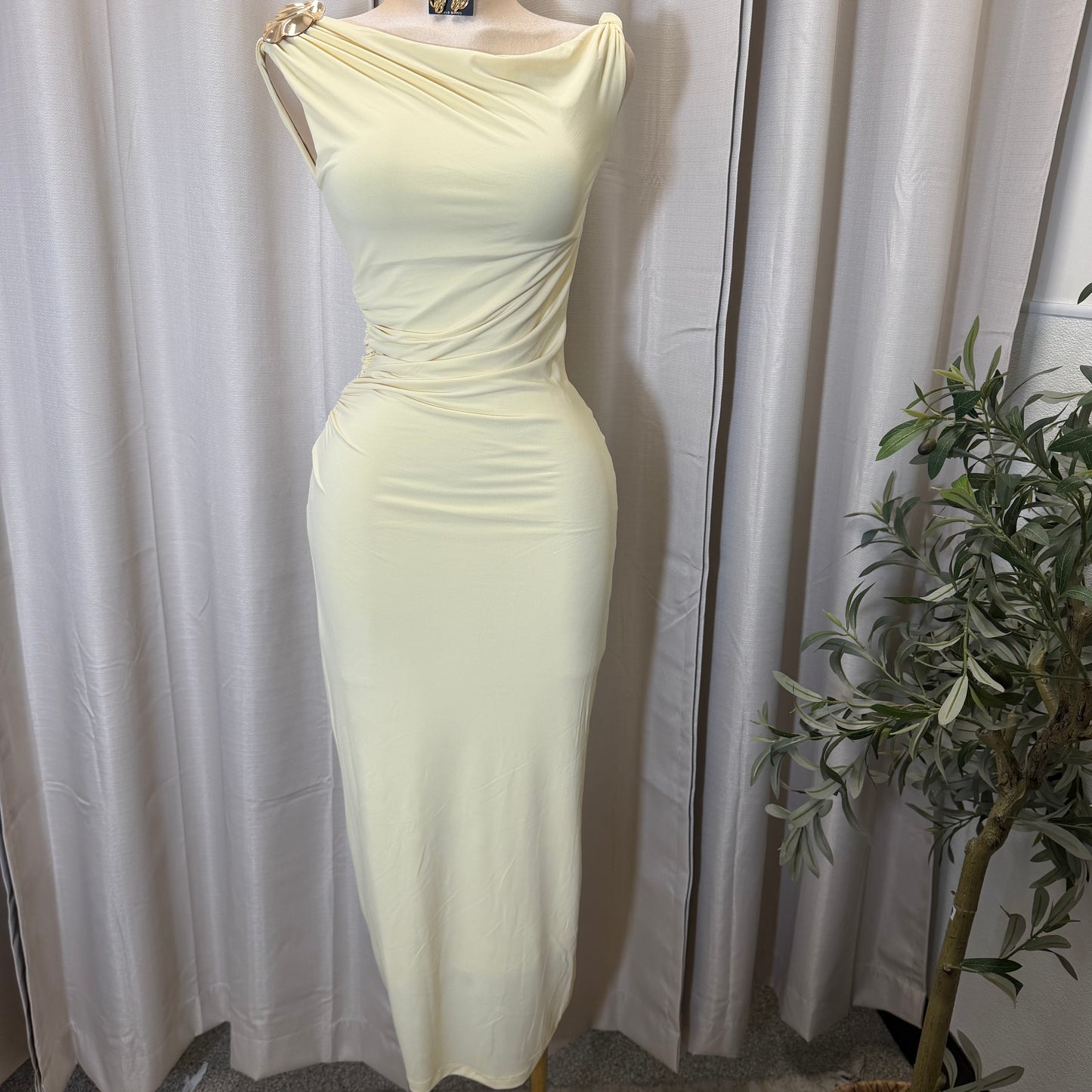 Asymmetric shoulder Gold Detail-Butter Cream