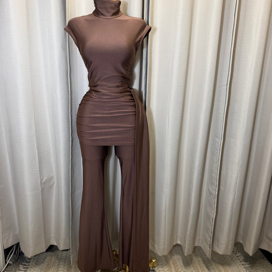 Short sleeve Jumpsuit with detail on the Front-Brown