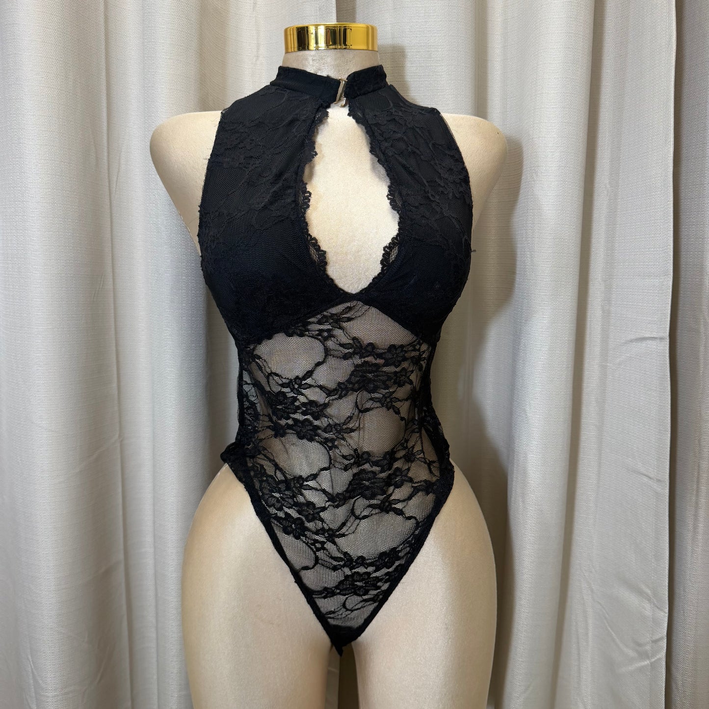 Halter neck w/ a bust Cutout Detail Bodysuit-Black