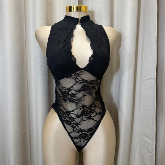 Halter neck w/ a bust Cutout Detail Bodysuit-Black
