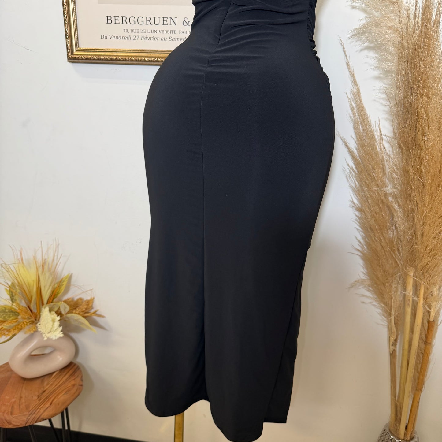 Sleeveless Front trim Midi Dress-black