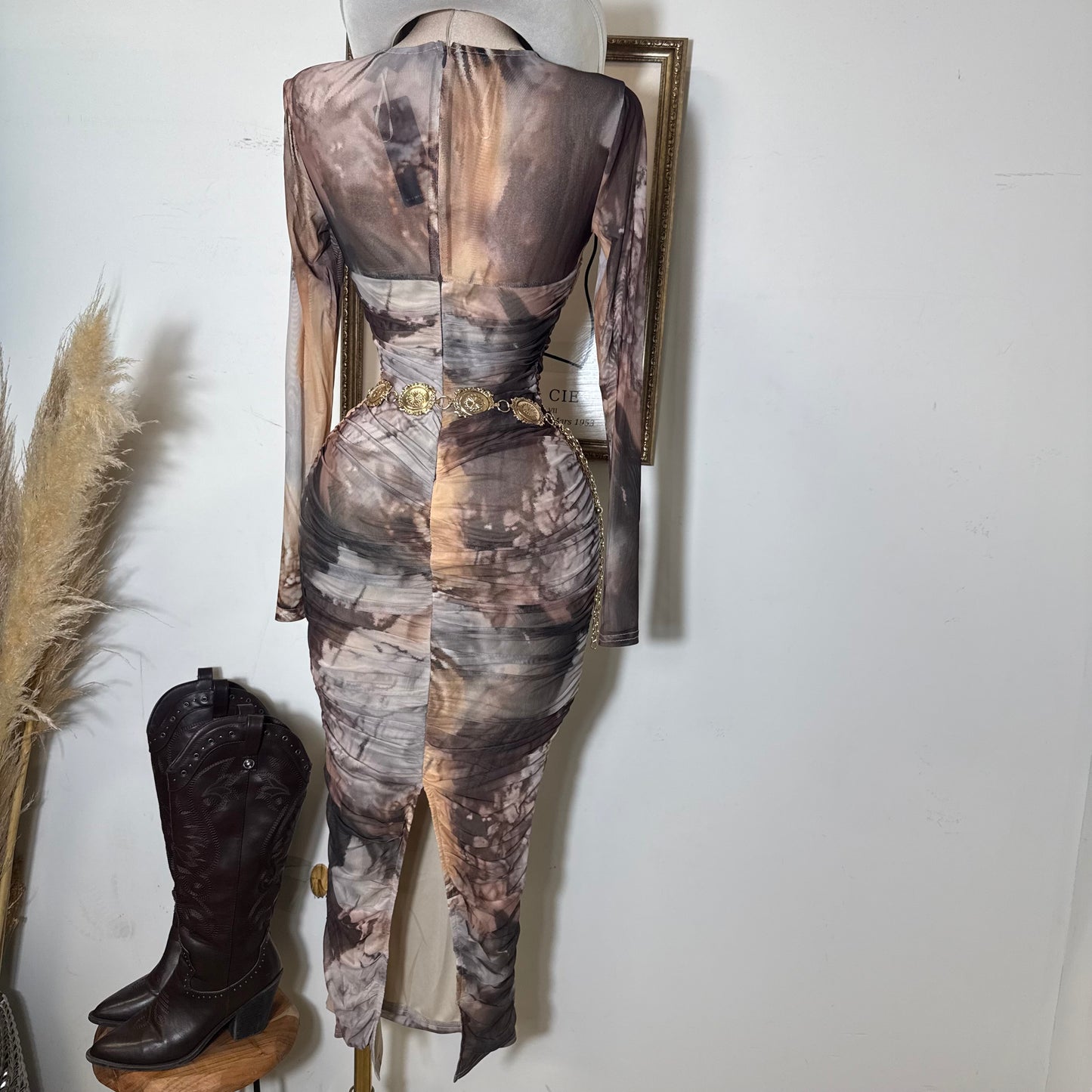 Round Neck Long Sleeve Ruching Midi Dress-Brown Marble