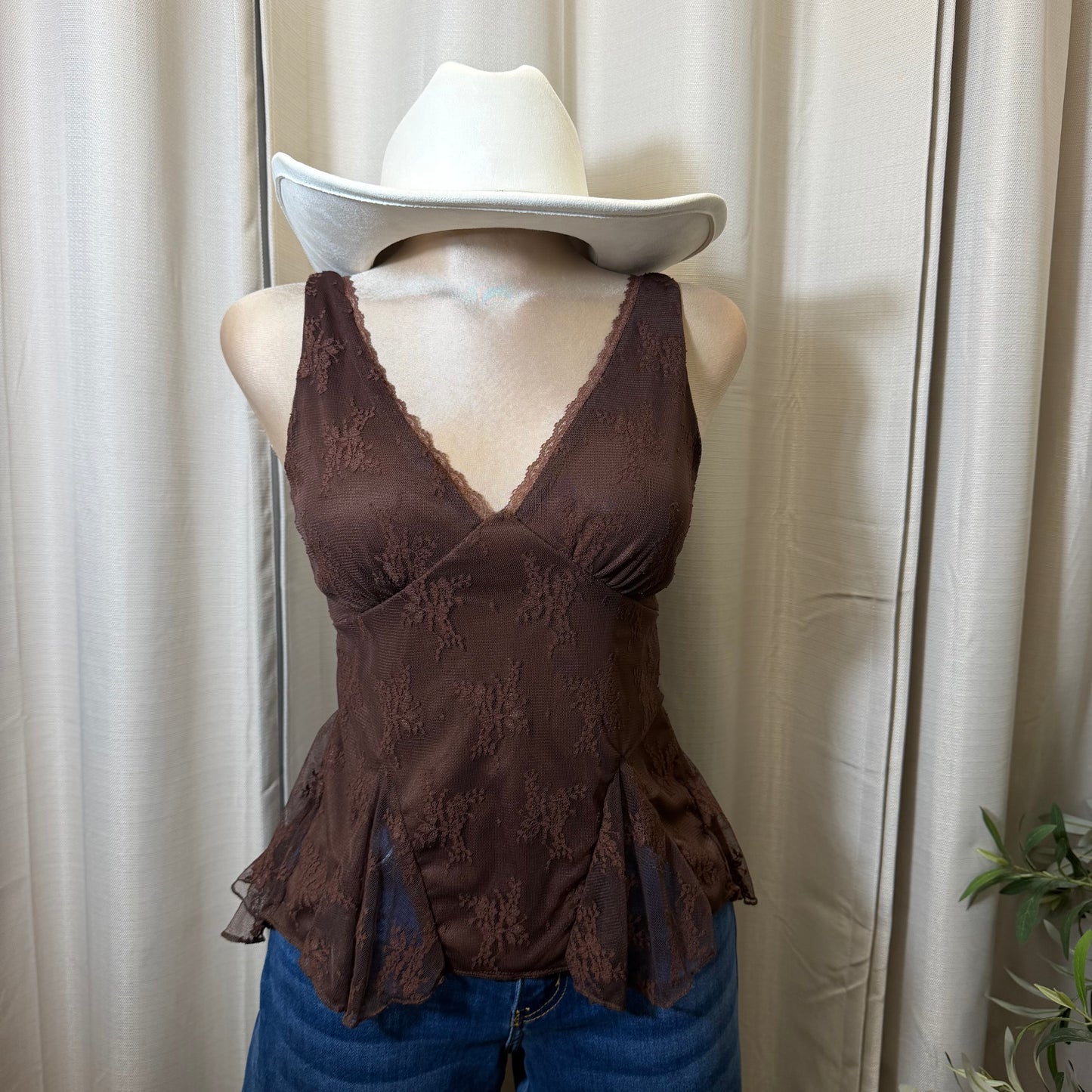 Sleeveless Floral lace Detail Top-Brown