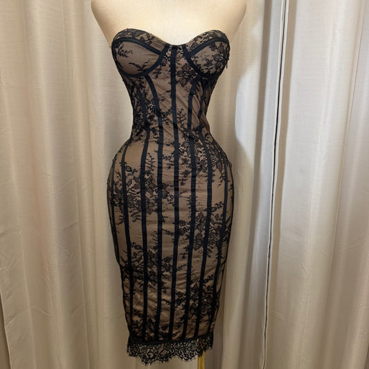 Strapless Lace Midi Dress-black