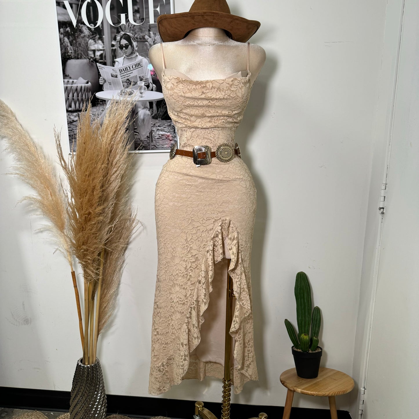 Corazón Mágico Lace Dress-Beige